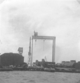 Schwarz-Weiss-Photo von der Werft RHEINSTAHL NORDSEE WERKE in Emden im Jahr 1967
