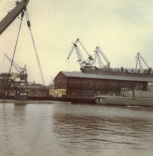Photo von dem verunglückten Unterseeboot U HAI im Emder Hafen aus dem Jahr 1967.