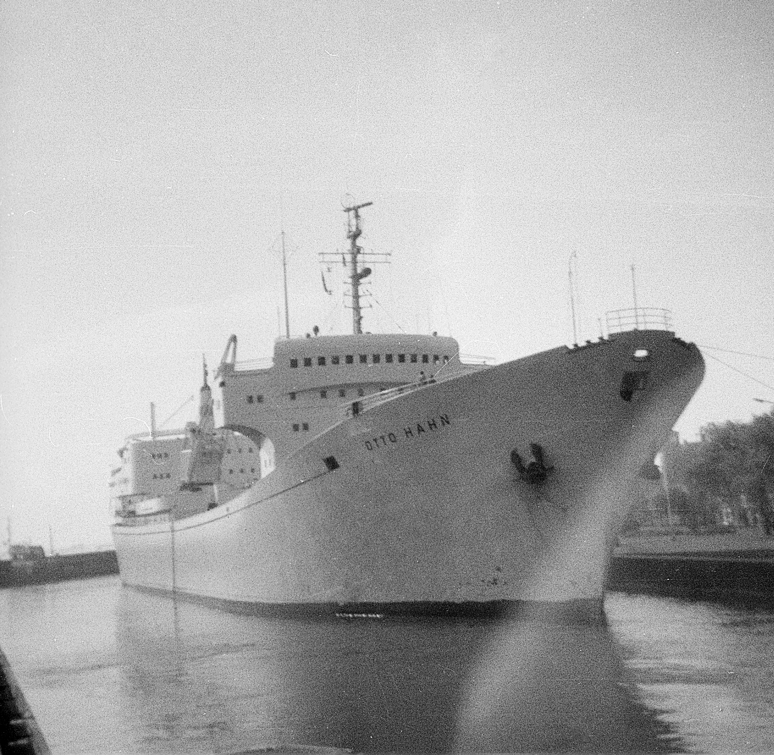Foto von dem Atomschiff Otto Hahn in Emden. Foto: Erwin Thomasius.