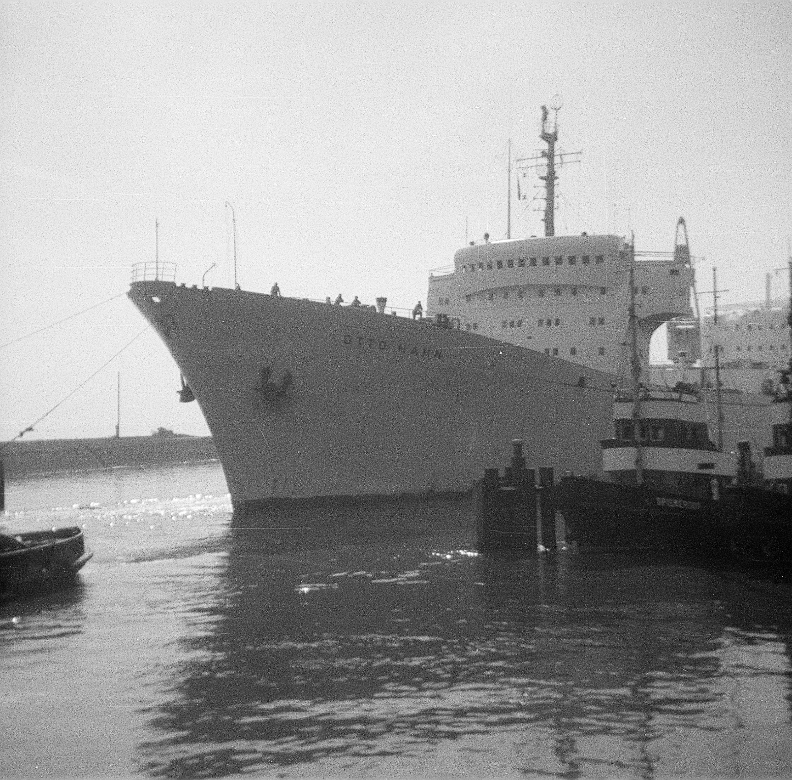 The ships OTTO HAHN and SPIEKEROOG in port Emden. Black & White photo: Erwin Thomasius.