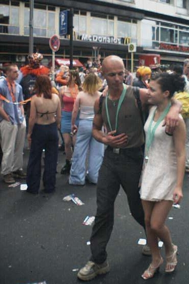 Auf dem Hardenbergplatz am 21.07.2001 während der Love Parade