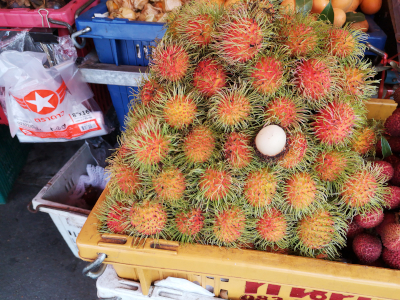 Foto von Ngo - Früchten auf einem Markt in Pattaya. Im April des Jahres 2025. Fotograf: Erwin Thomasius.